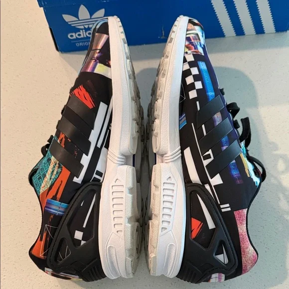 adidas Torsion Men’s Black Multicolor Graphic Sneakers - Picture 4 of 6